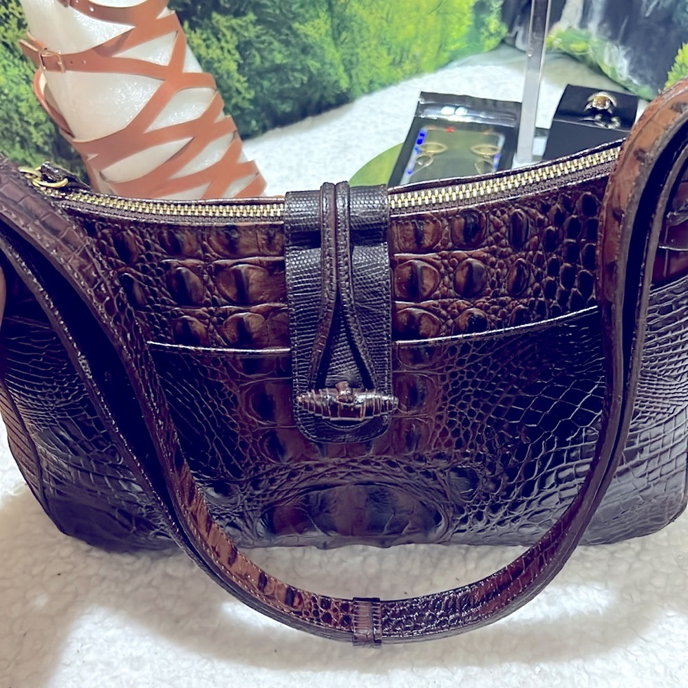 EUC Vintage Brahmin With Free Heels & Free Jewelry 2Rings 1Chain 1Earrings - Picture 13 of 17